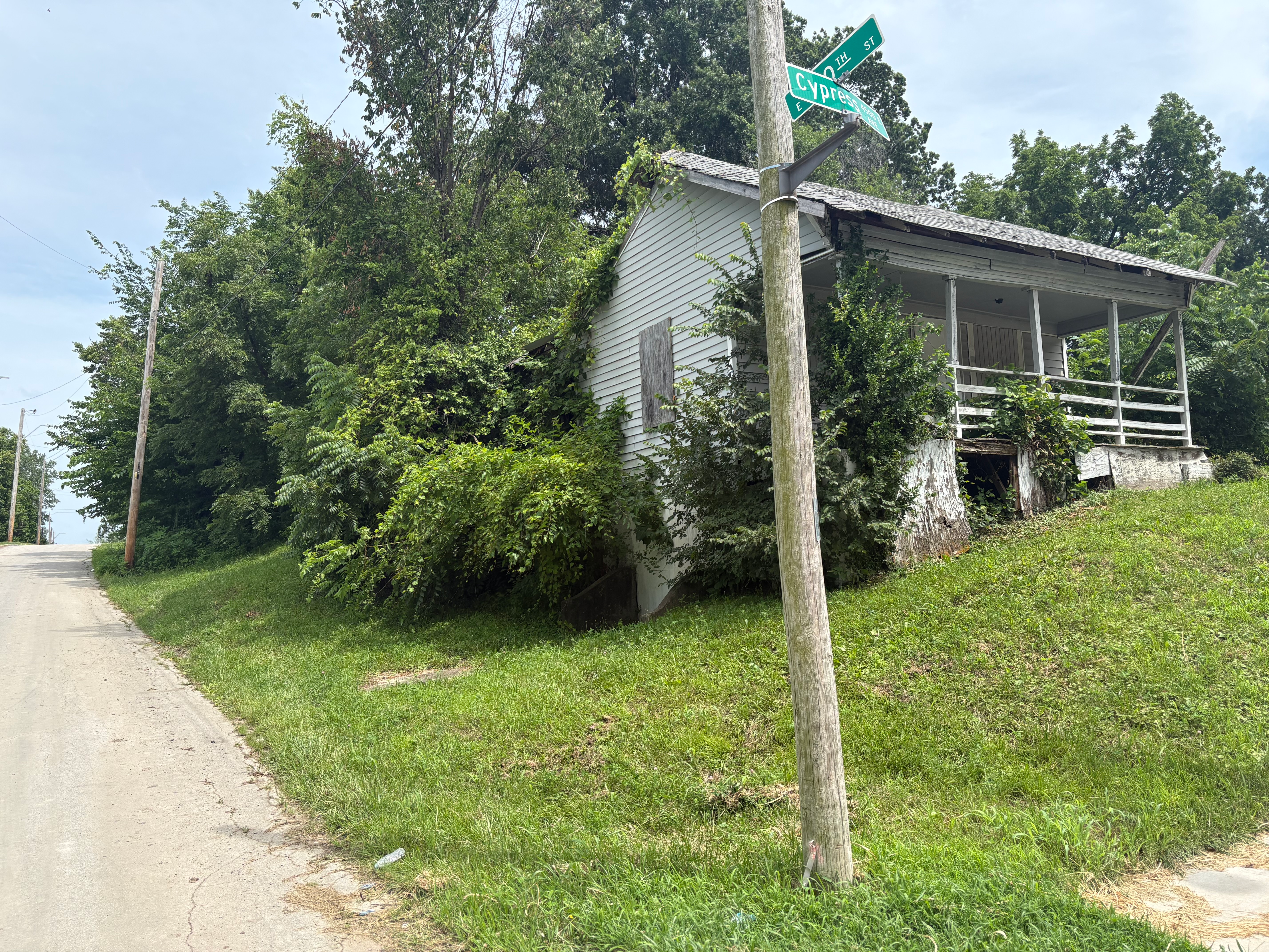 3001 Cypress Ave photo